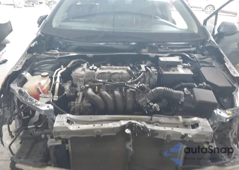 2021 Toyota Corolla Le z USA, uszkodzony, nr VIN 5YFEPMAE2MP233148